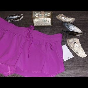 🌺   Rip Curl Women’s Shorts- Size L  🏝🌺 NWT